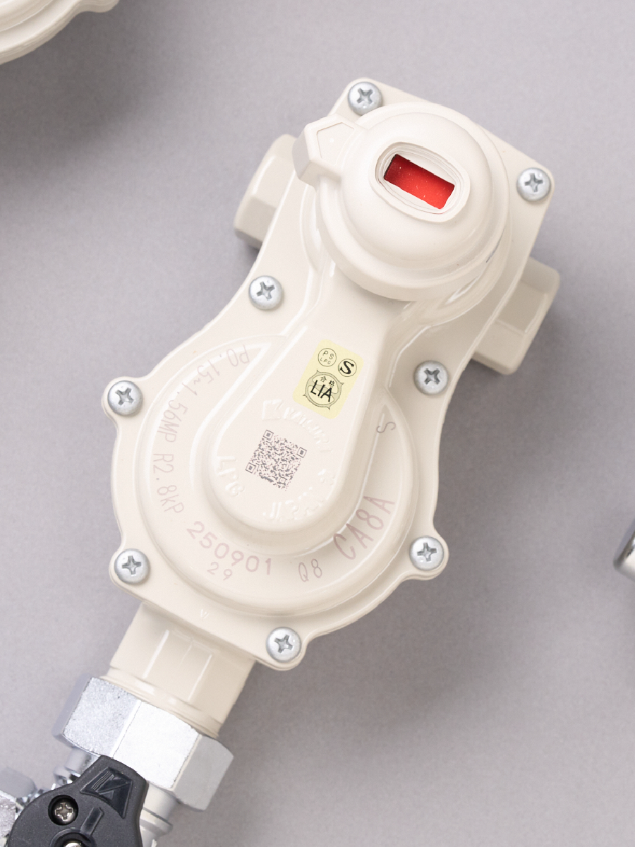 自動切替式一体型調整器CA8A